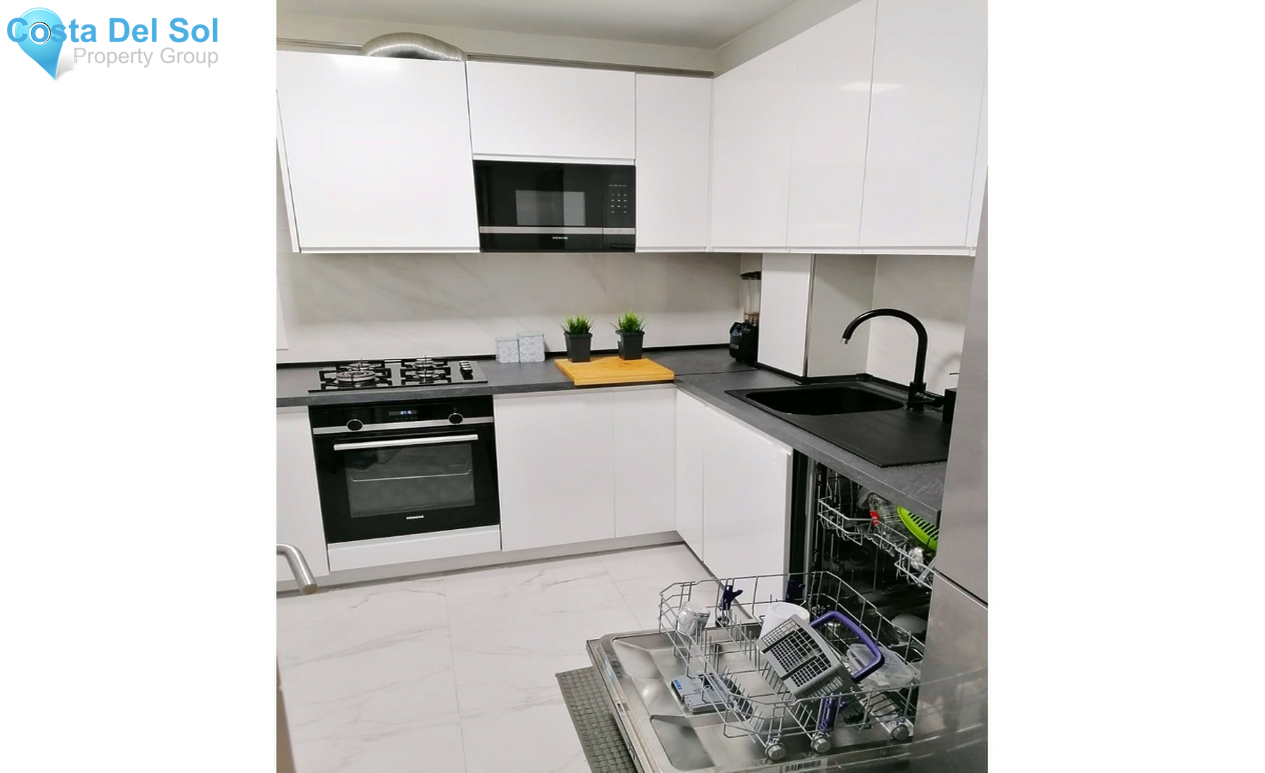 Middle Floor Apartment in Estepona-1326781