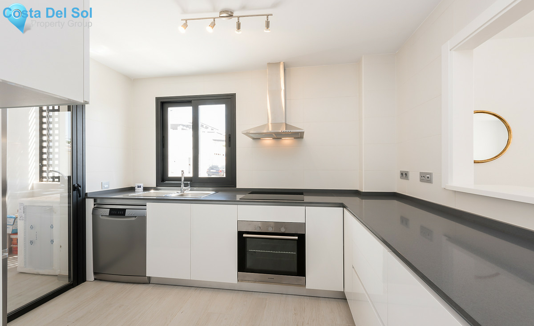 Middle Floor Apartment in Estepona-1328896