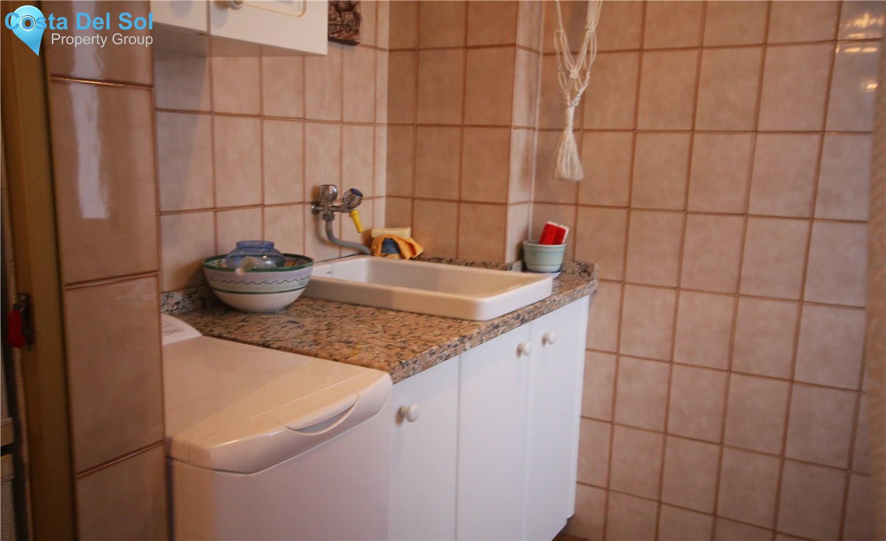 Middle Floor Apartment in Estepona-1329381