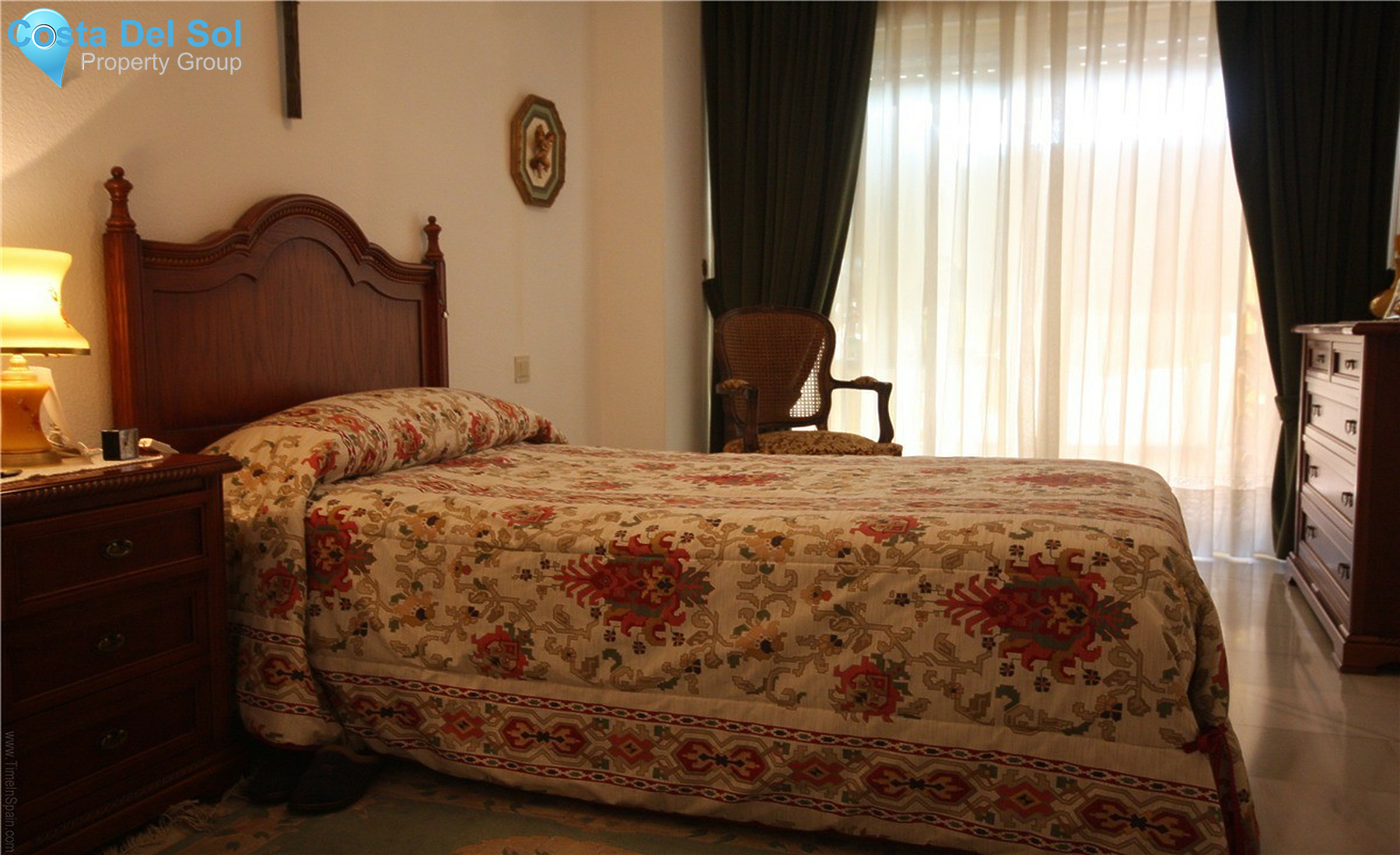 Middle Floor Apartment in Estepona-1329368