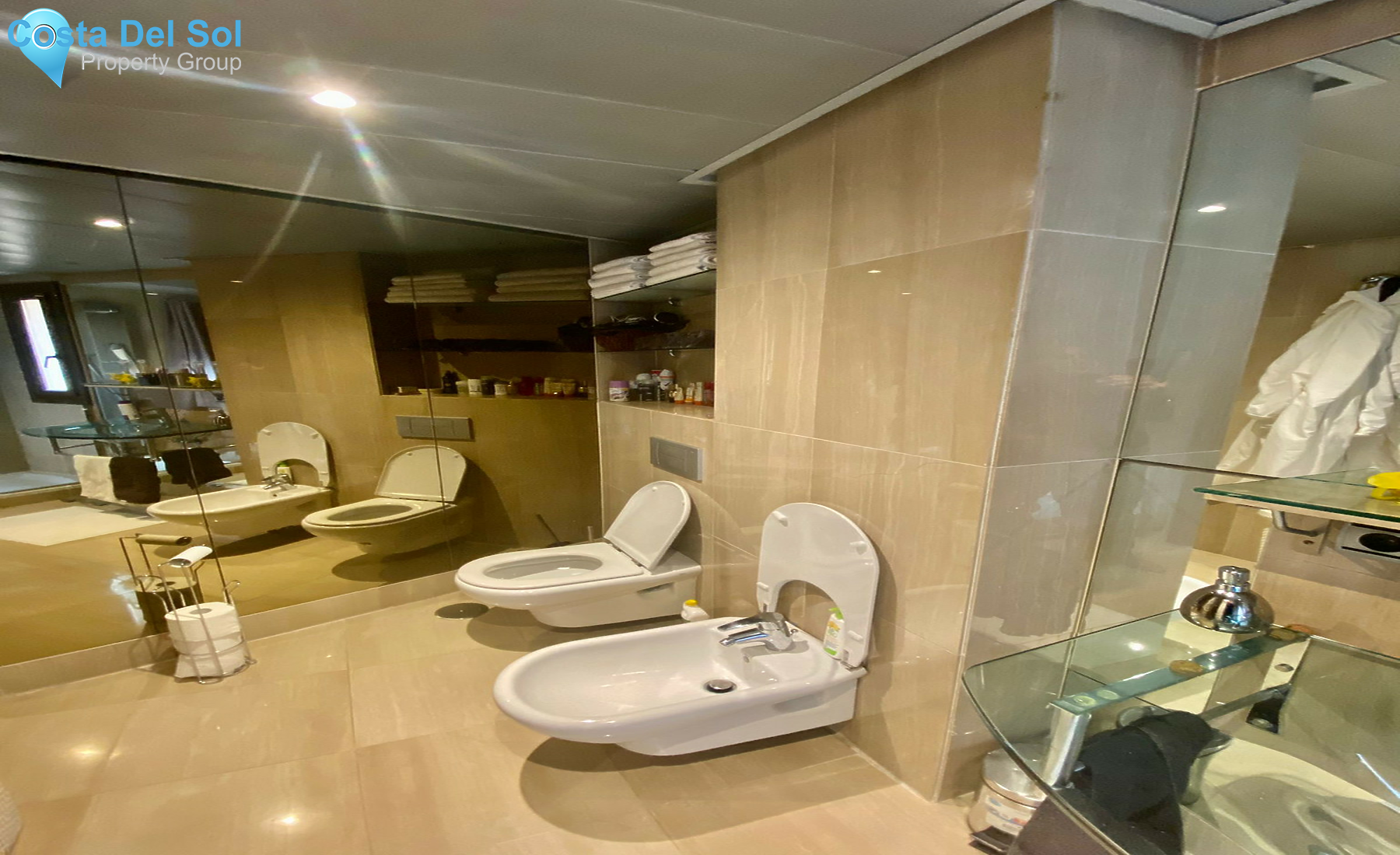 Middle Floor Apartment in Estepona-1336063