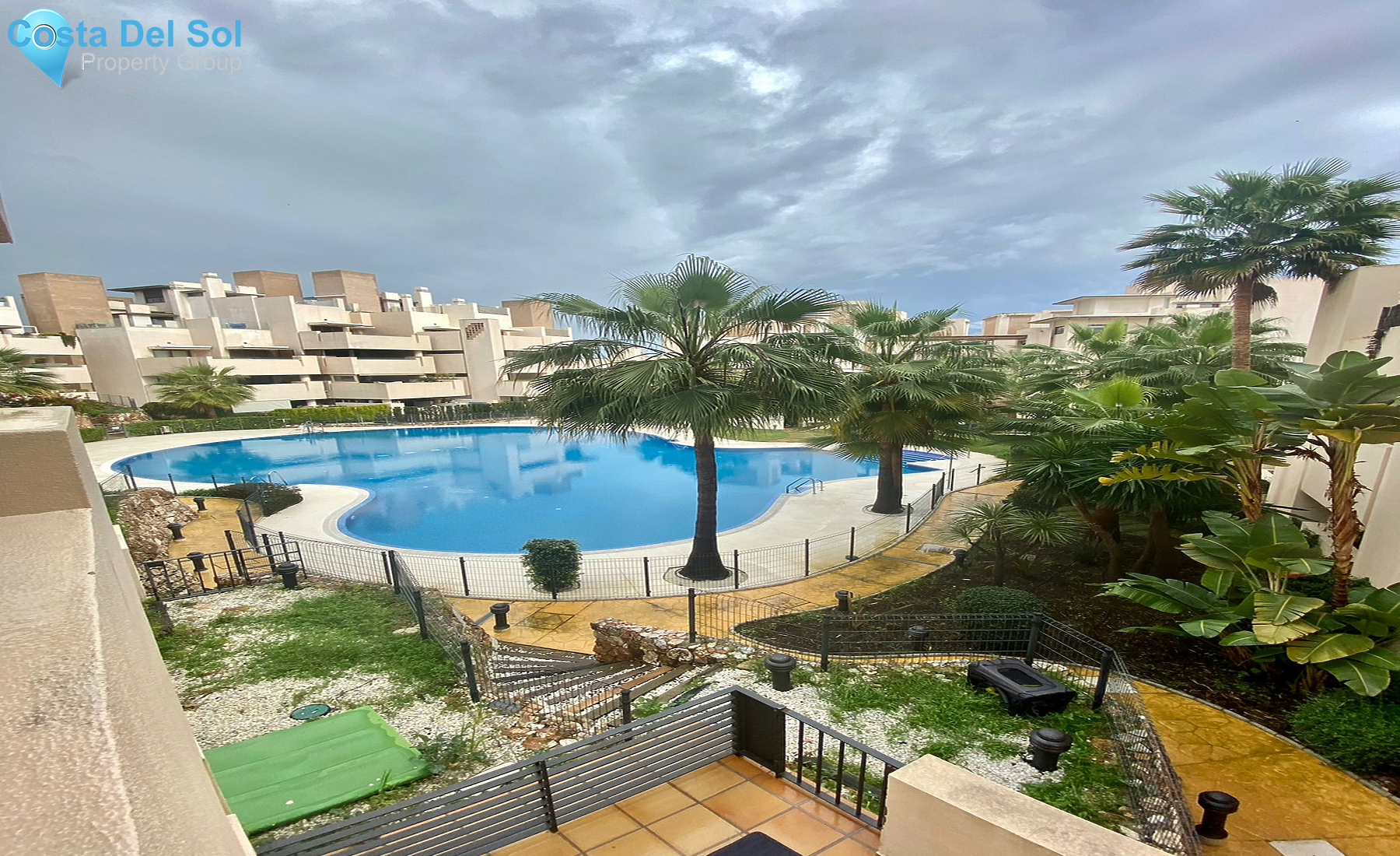 Middle Floor Apartment in Estepona-1336067