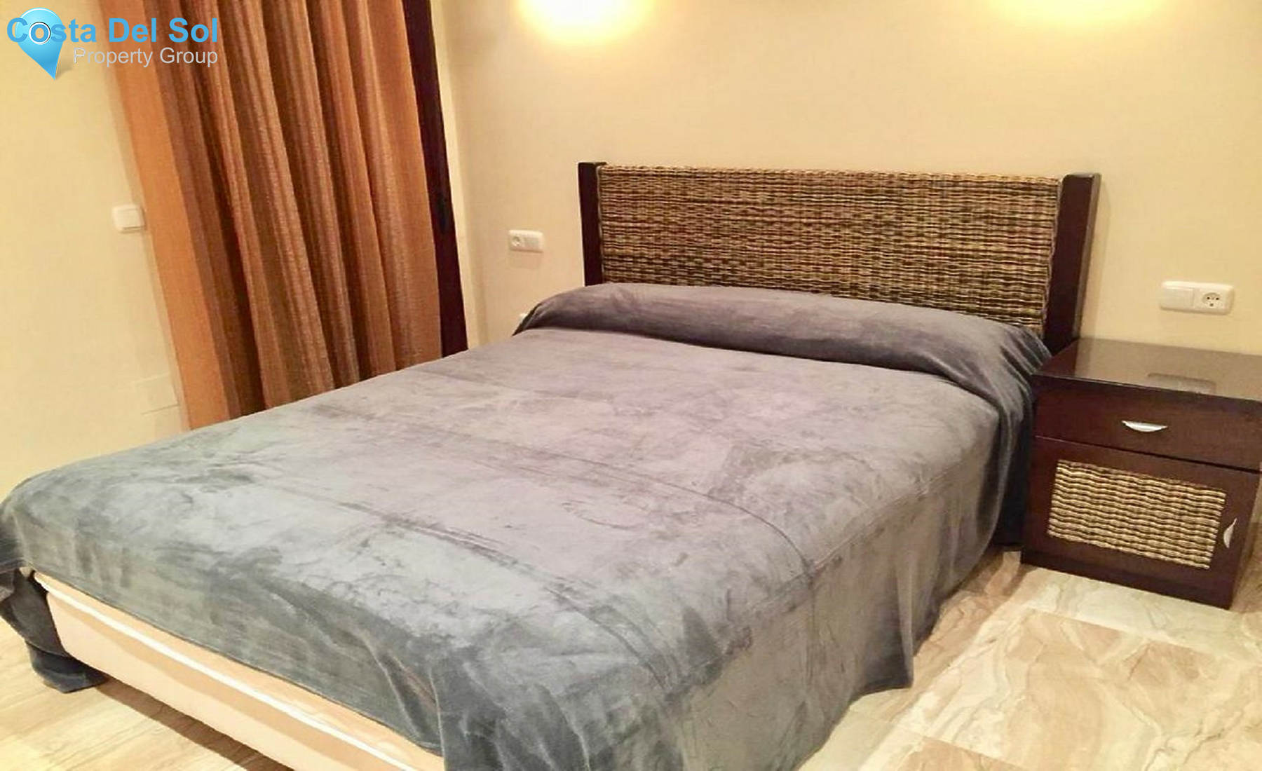 Middle Floor Apartment in Estepona-1337223