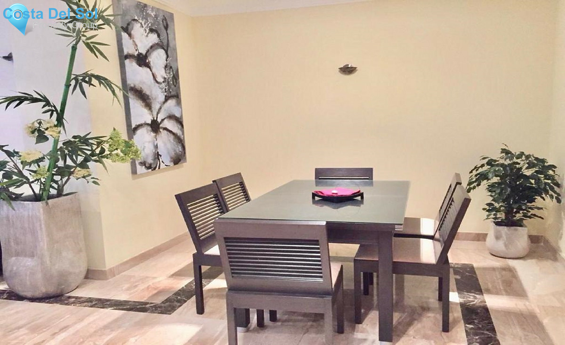 Middle Floor Apartment in Estepona-1337231