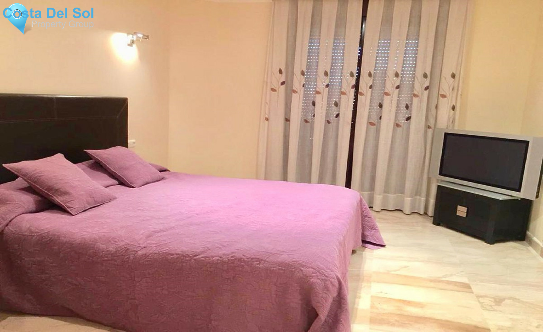 Middle Floor Apartment in Estepona-1337218