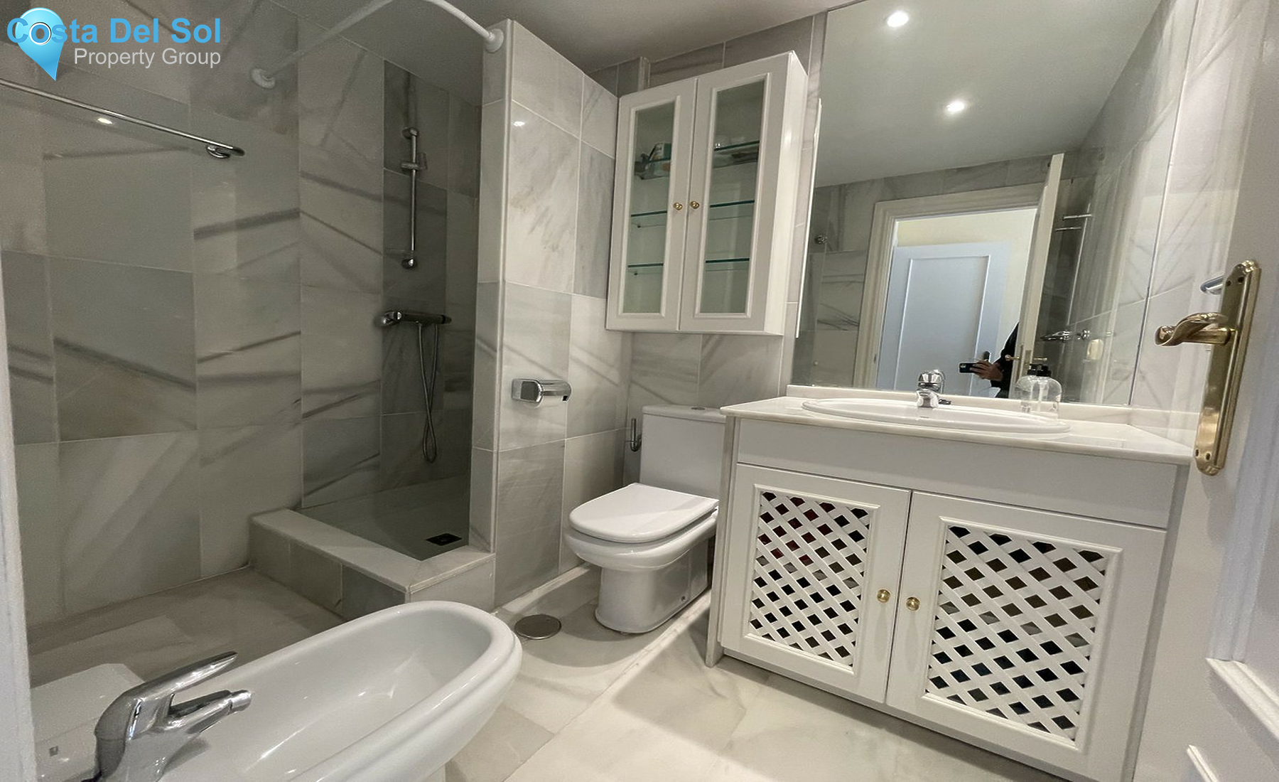 Middle Floor Apartment in Estepona-1340121
