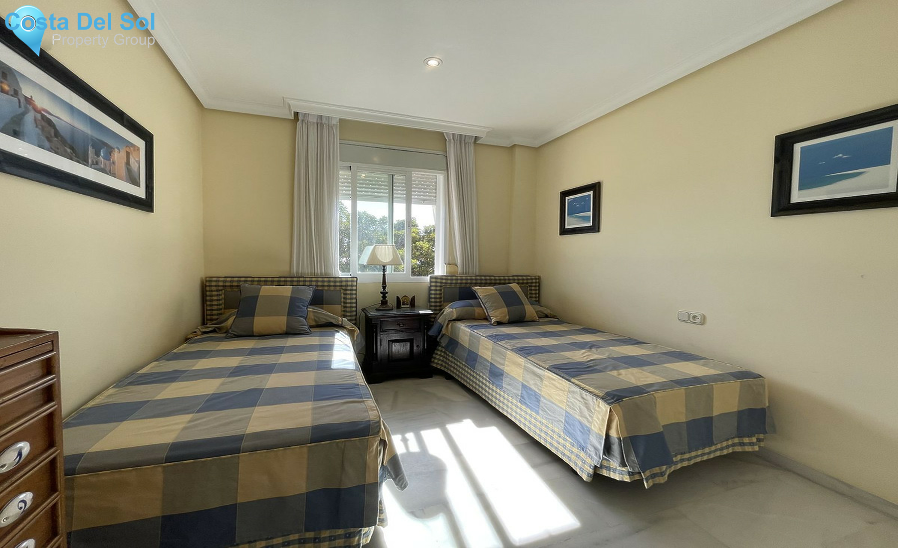 Middle Floor Apartment in Estepona-1340124