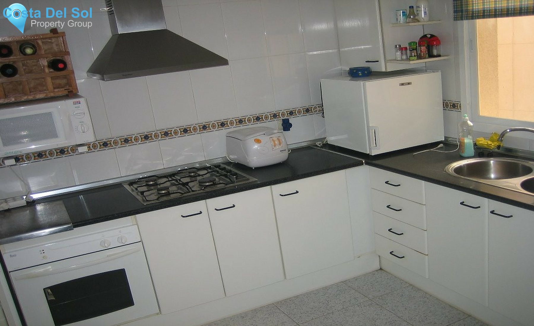 Middle Floor Apartment in Estepona-1340127