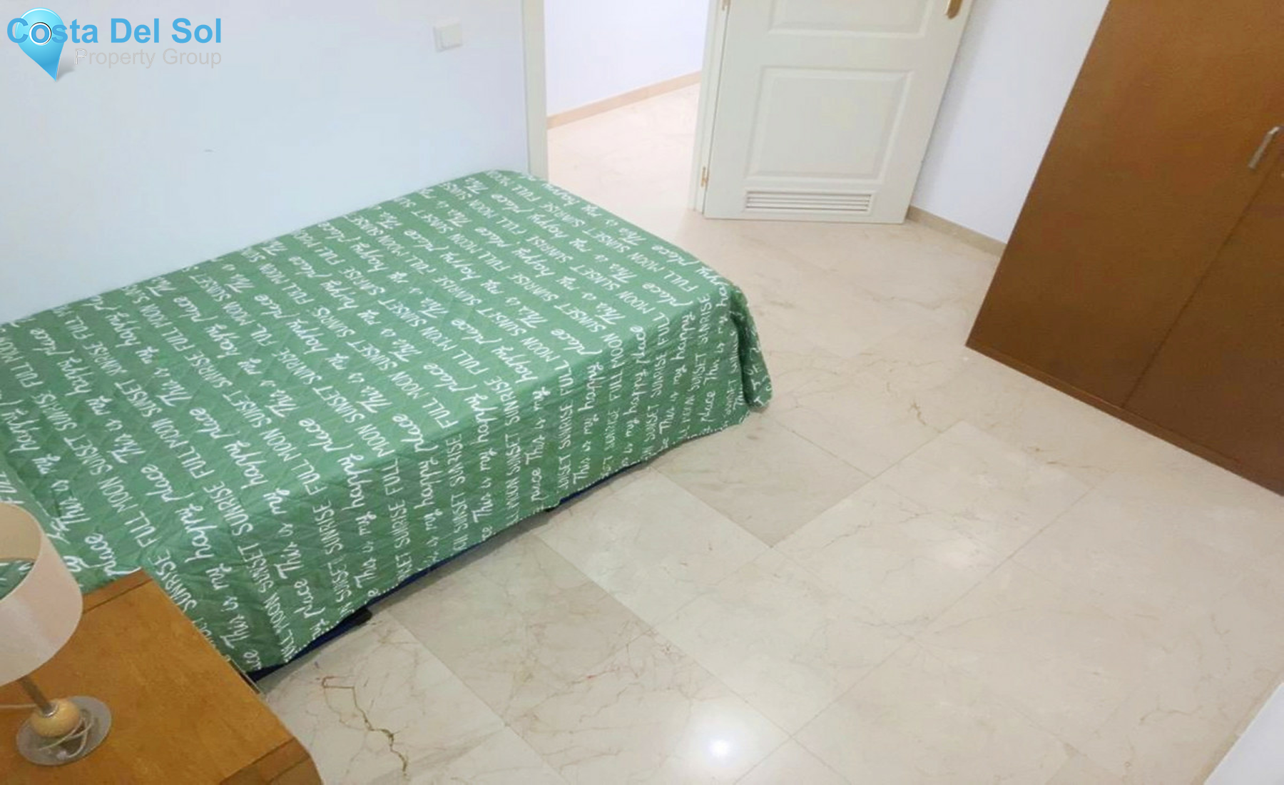 Middle Floor Apartment in Estepona-1343143