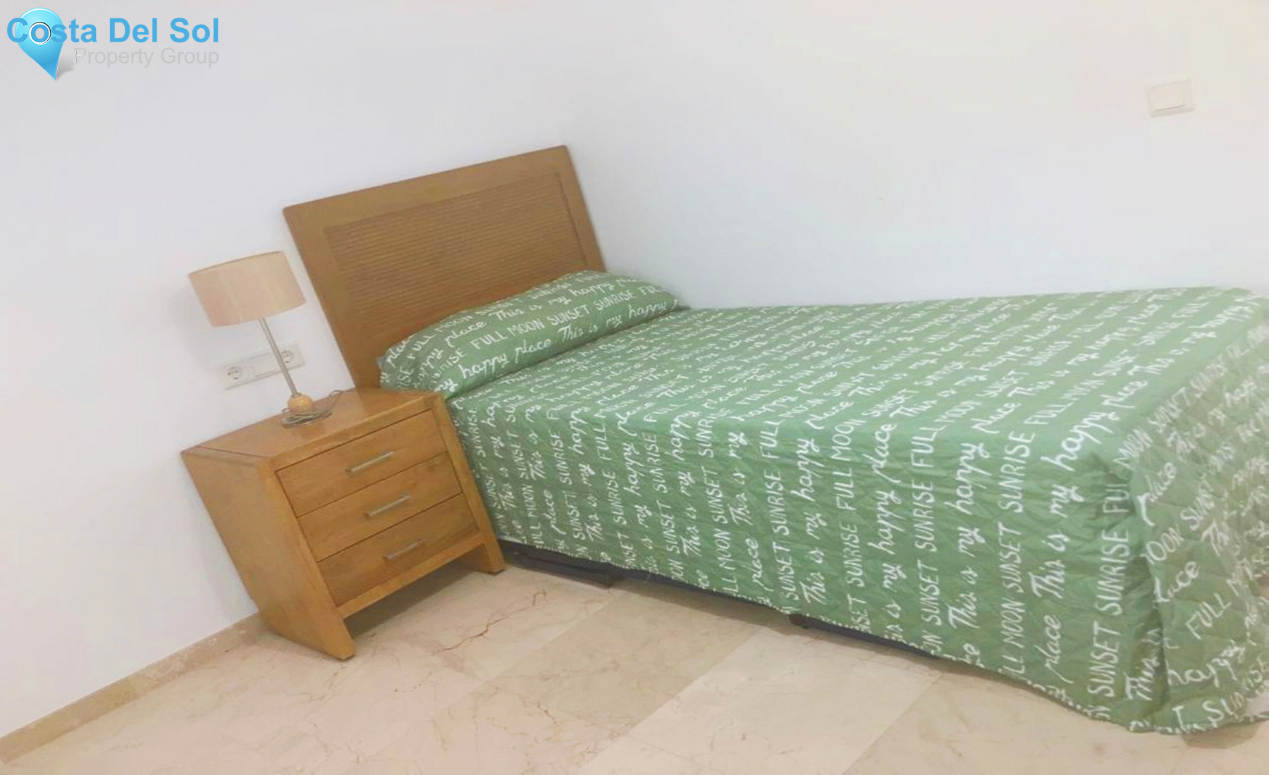 Middle Floor Apartment in Estepona-1343139