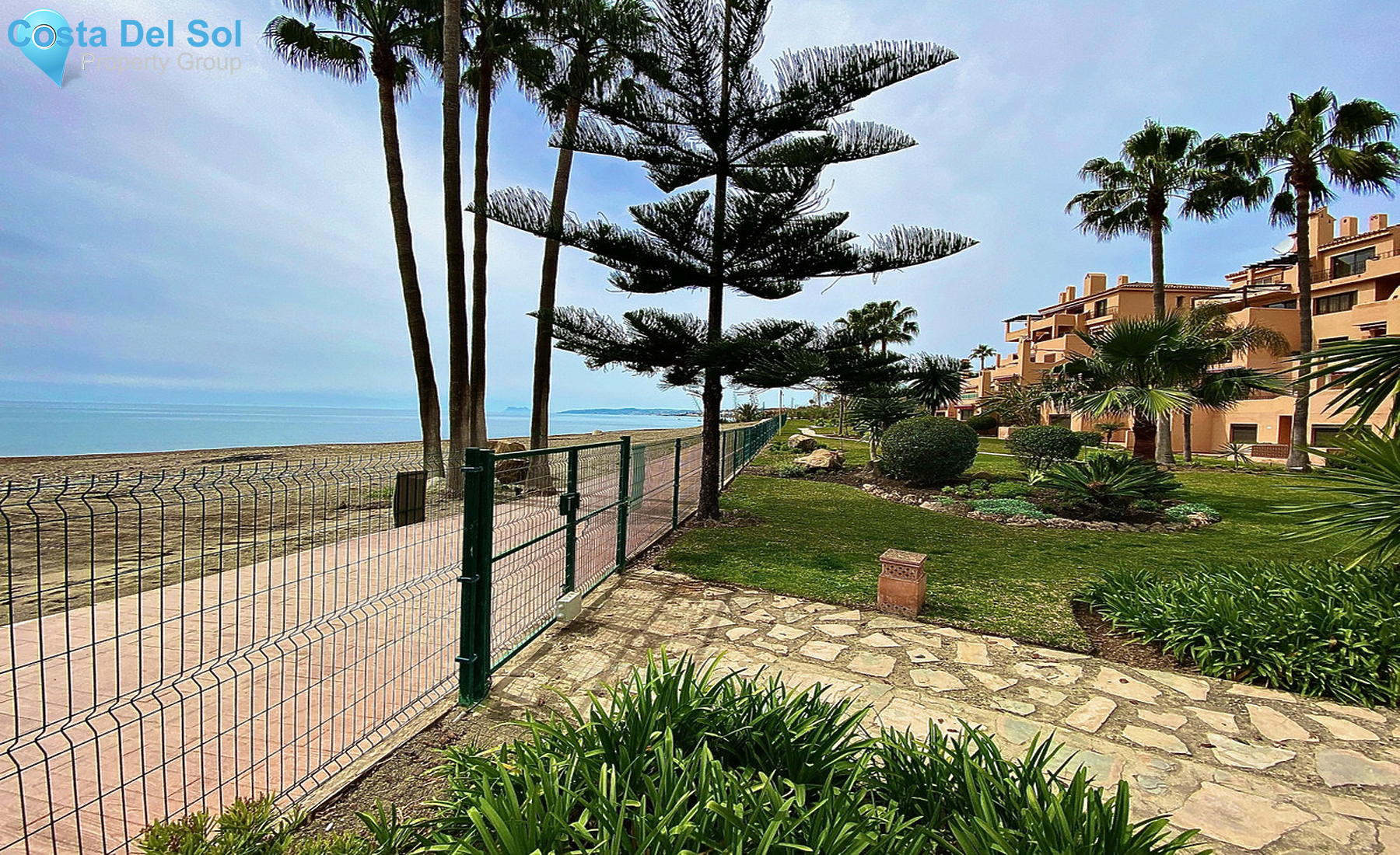 Middle Floor Apartment in Estepona-1352496