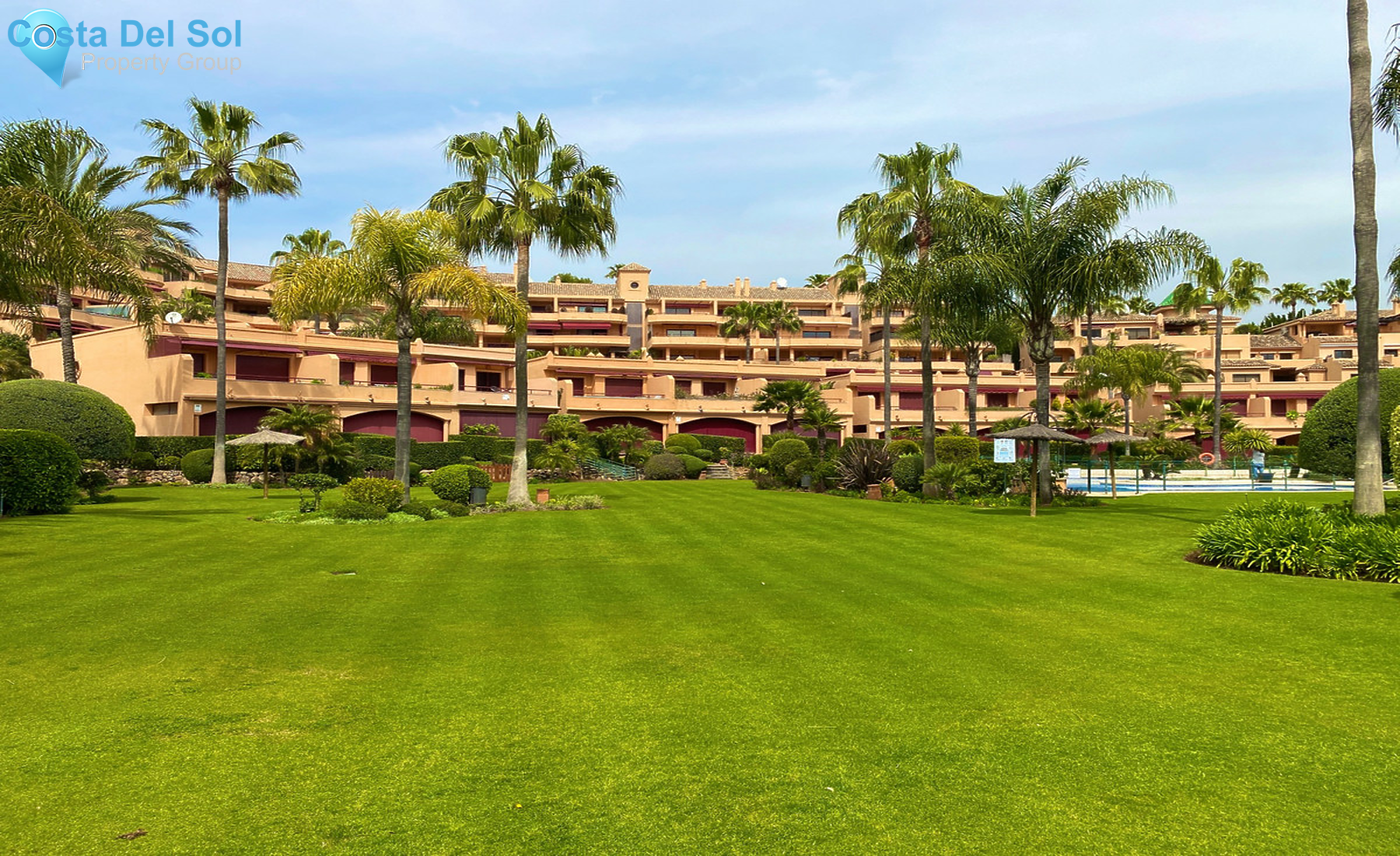 Middle Floor Apartment in Estepona-1352509