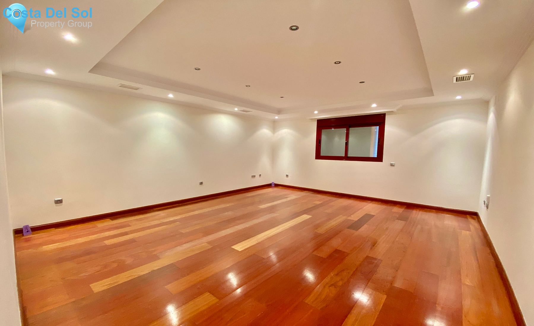 Middle Floor Apartment in Estepona-1352513