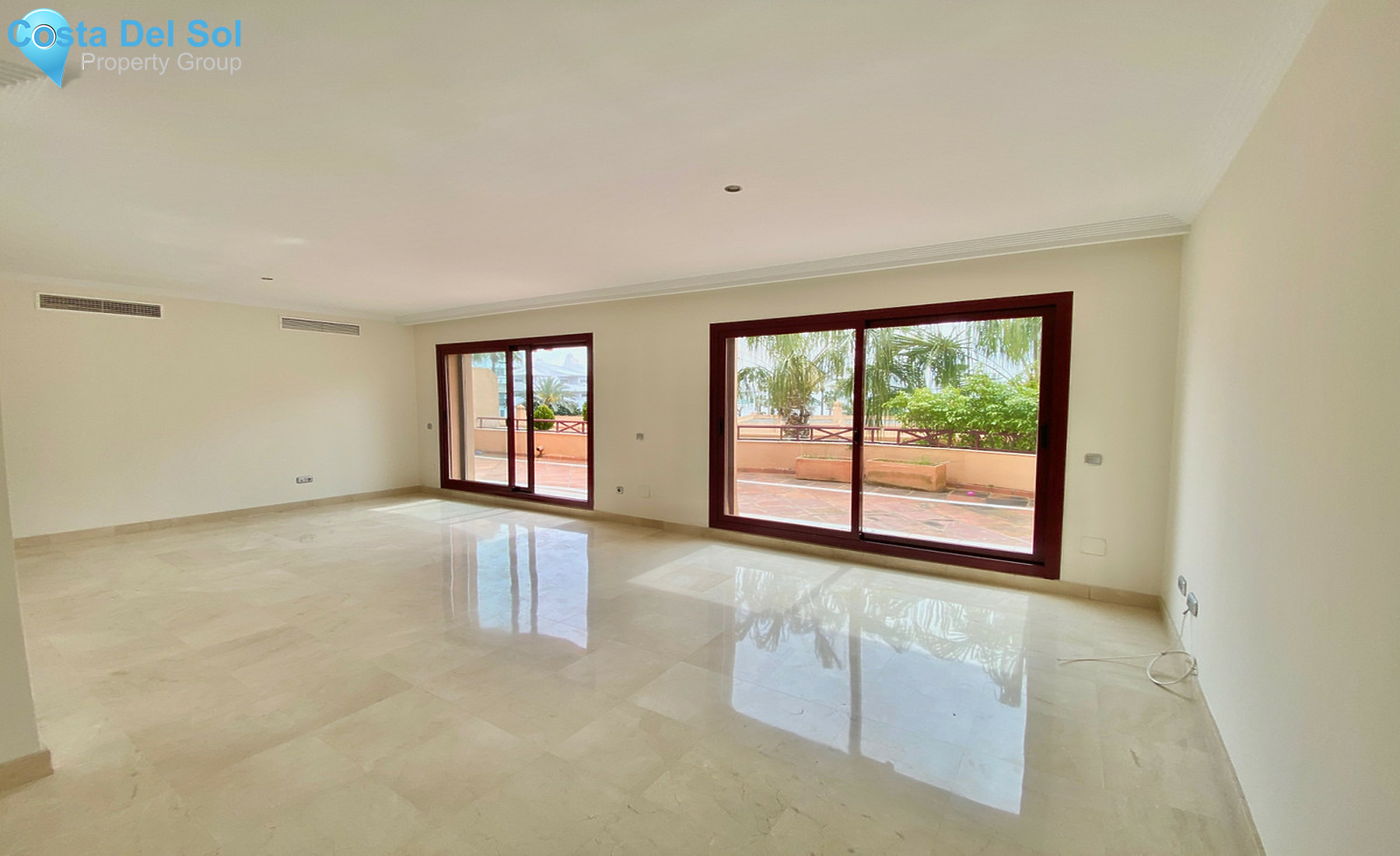 Middle Floor Apartment in Estepona-1352498