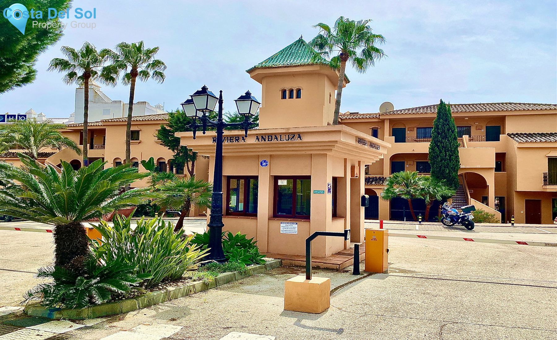 Middle Floor Apartment in Estepona-1352502