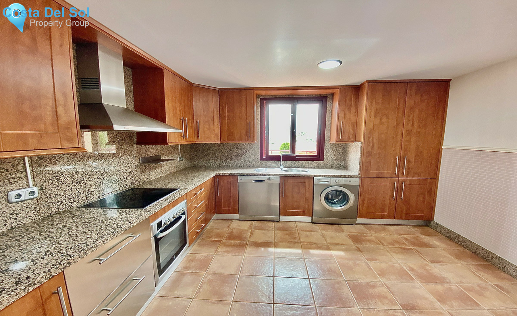 Middle Floor Apartment in Estepona-1352503