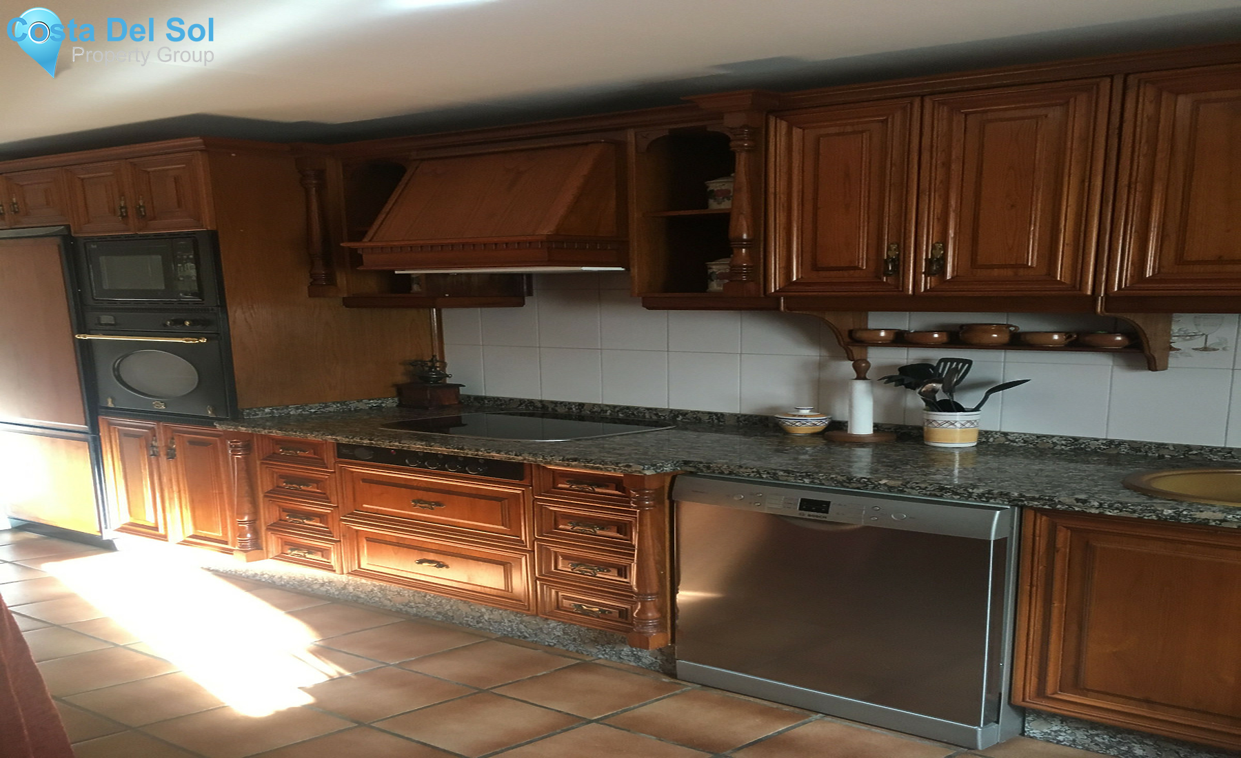 Middle Floor Apartment in Estepona-1353556