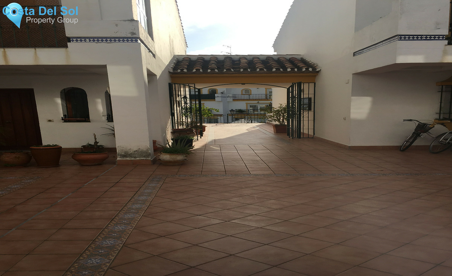 Middle Floor Apartment in Estepona-1353557