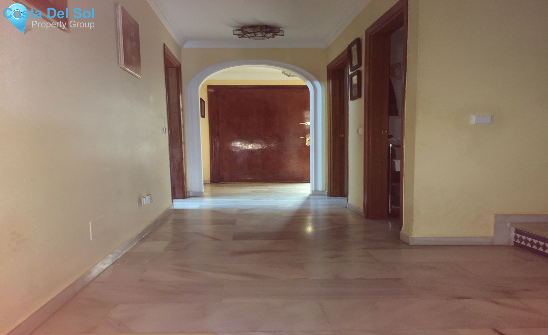 Middle Floor Apartment in Estepona-1353544