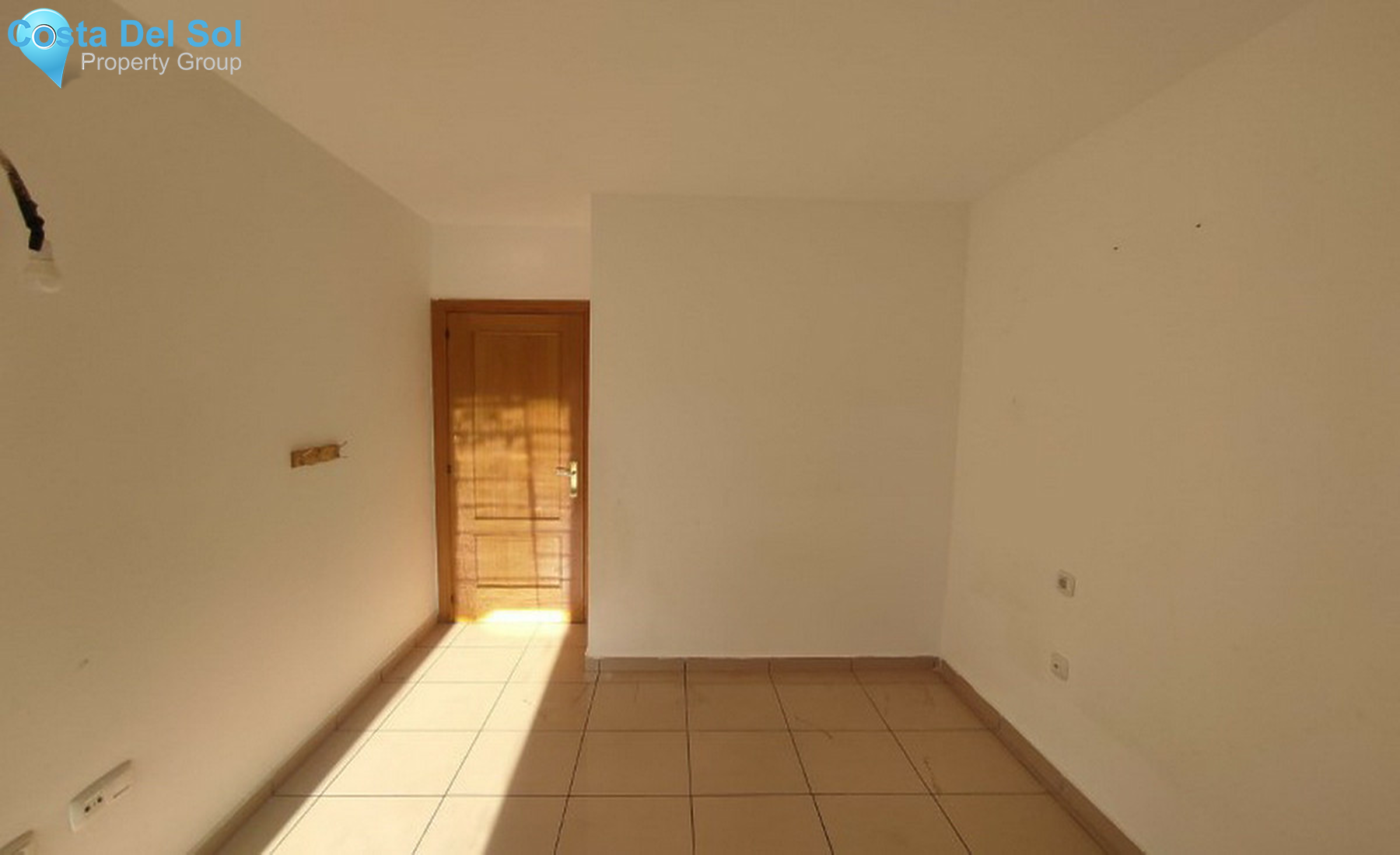 Middle Floor Apartment in Estepona