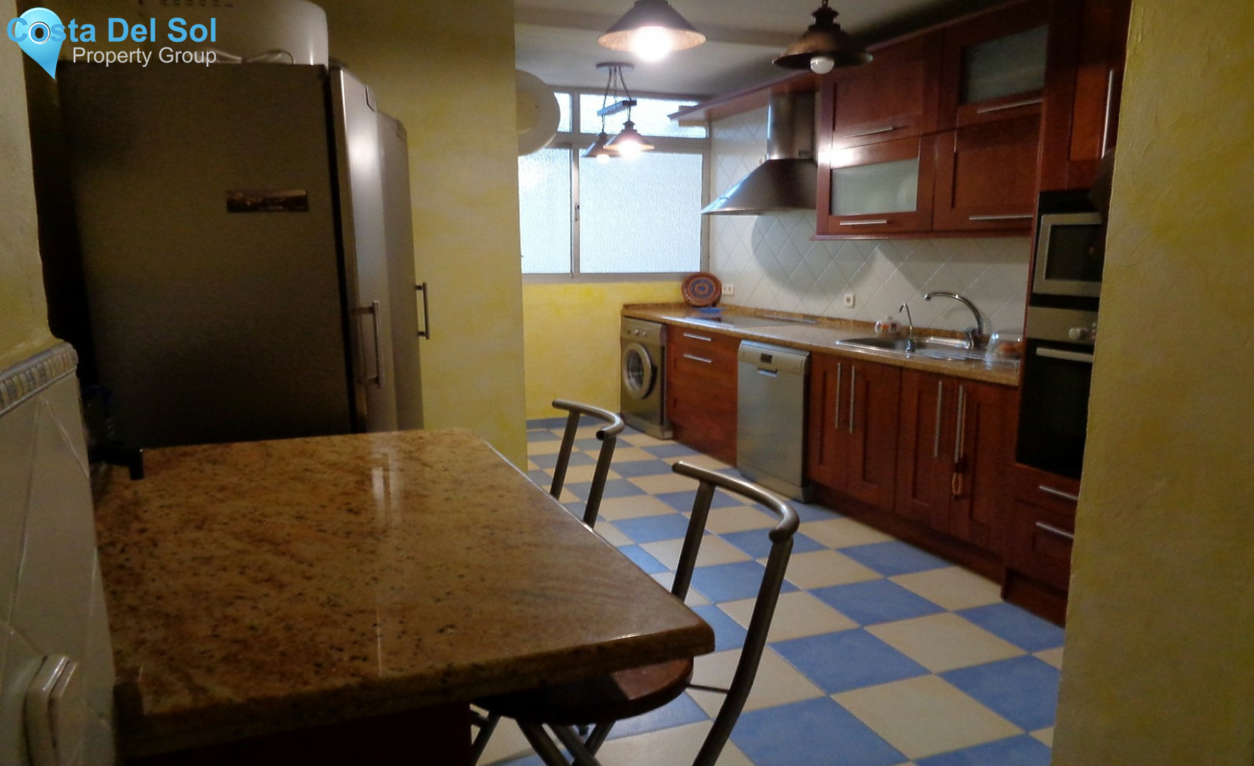 Middle Floor Apartment in Estepona-1356445