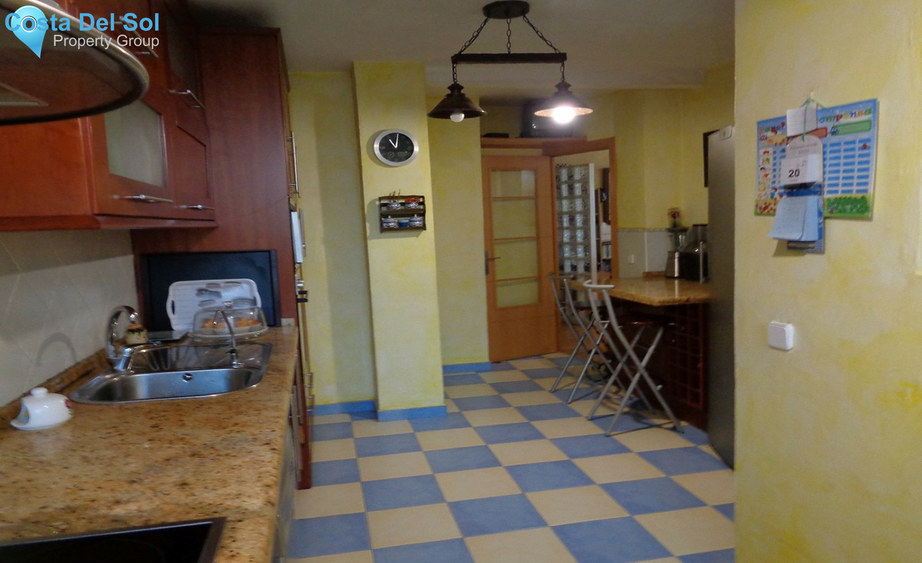 Middle Floor Apartment in Estepona-1356429
