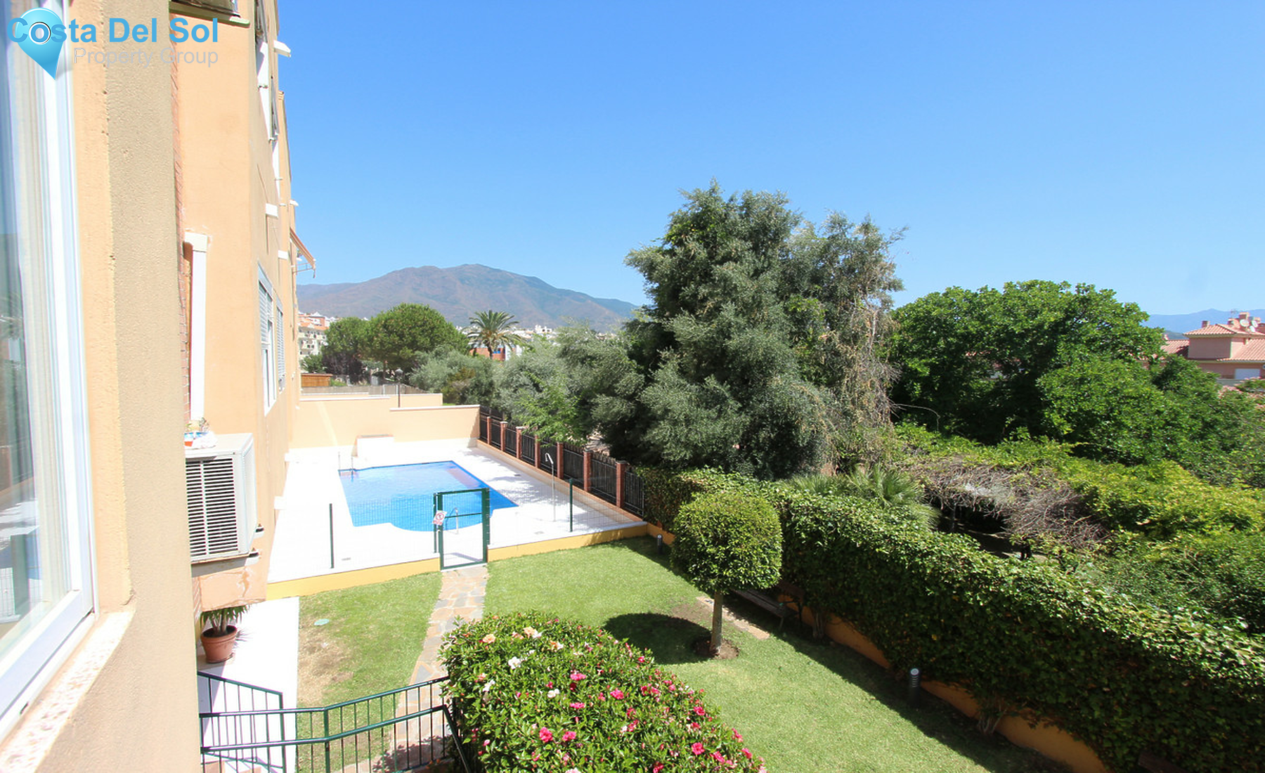 Middle Floor Apartment in Estepona-1356754