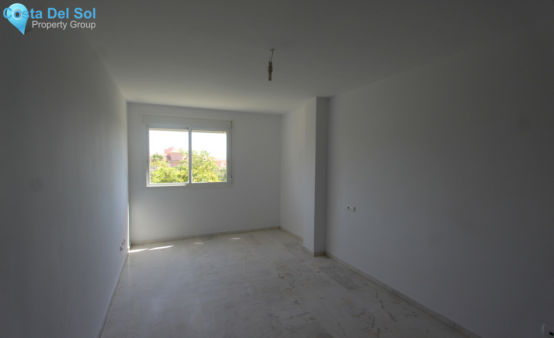Middle Floor Apartment in Estepona-1356758
