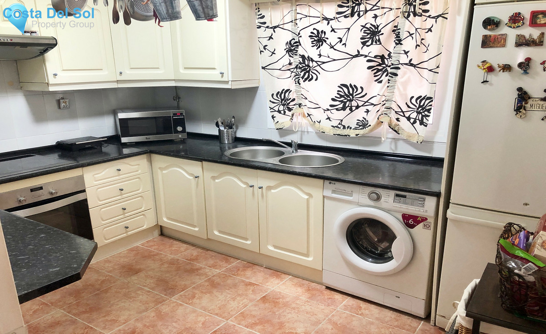 Middle Floor Apartment in Estepona-1357289