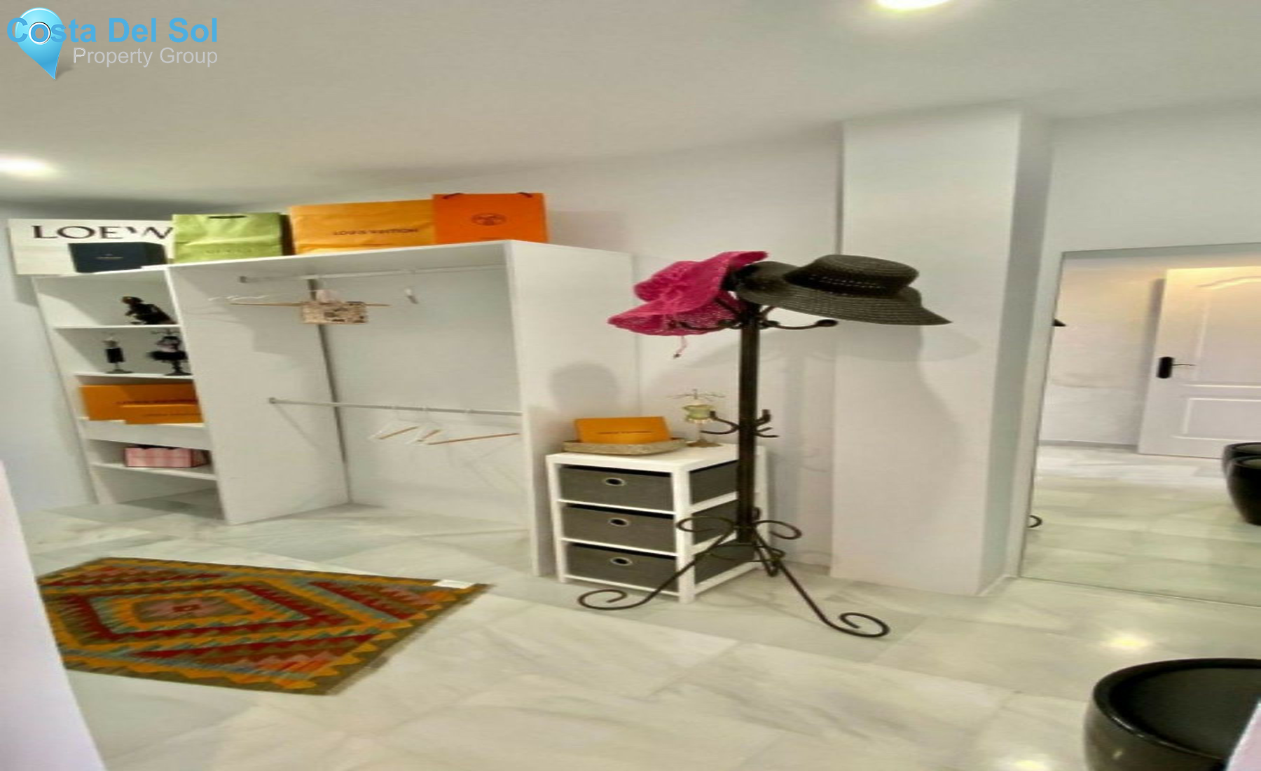 Middle Floor Apartment in Estepona-1368340