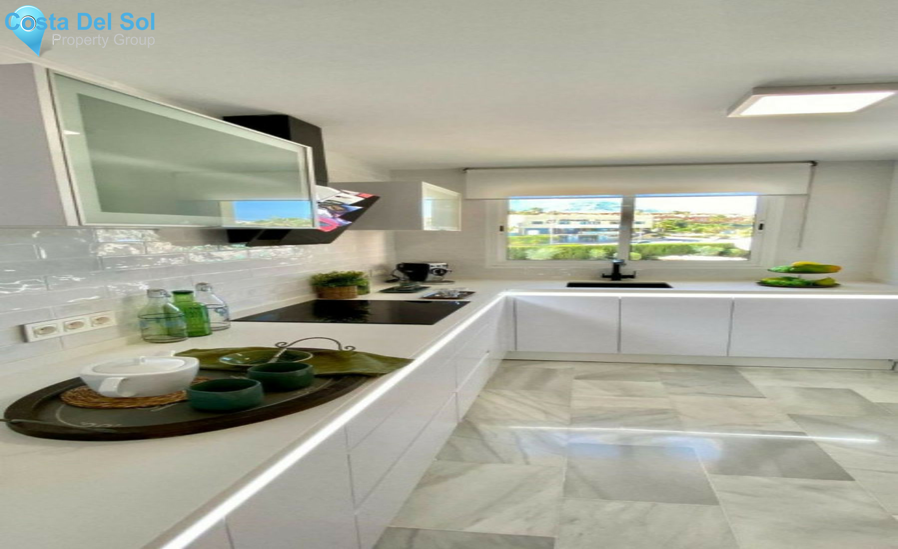 Middle Floor Apartment in Estepona-1368342