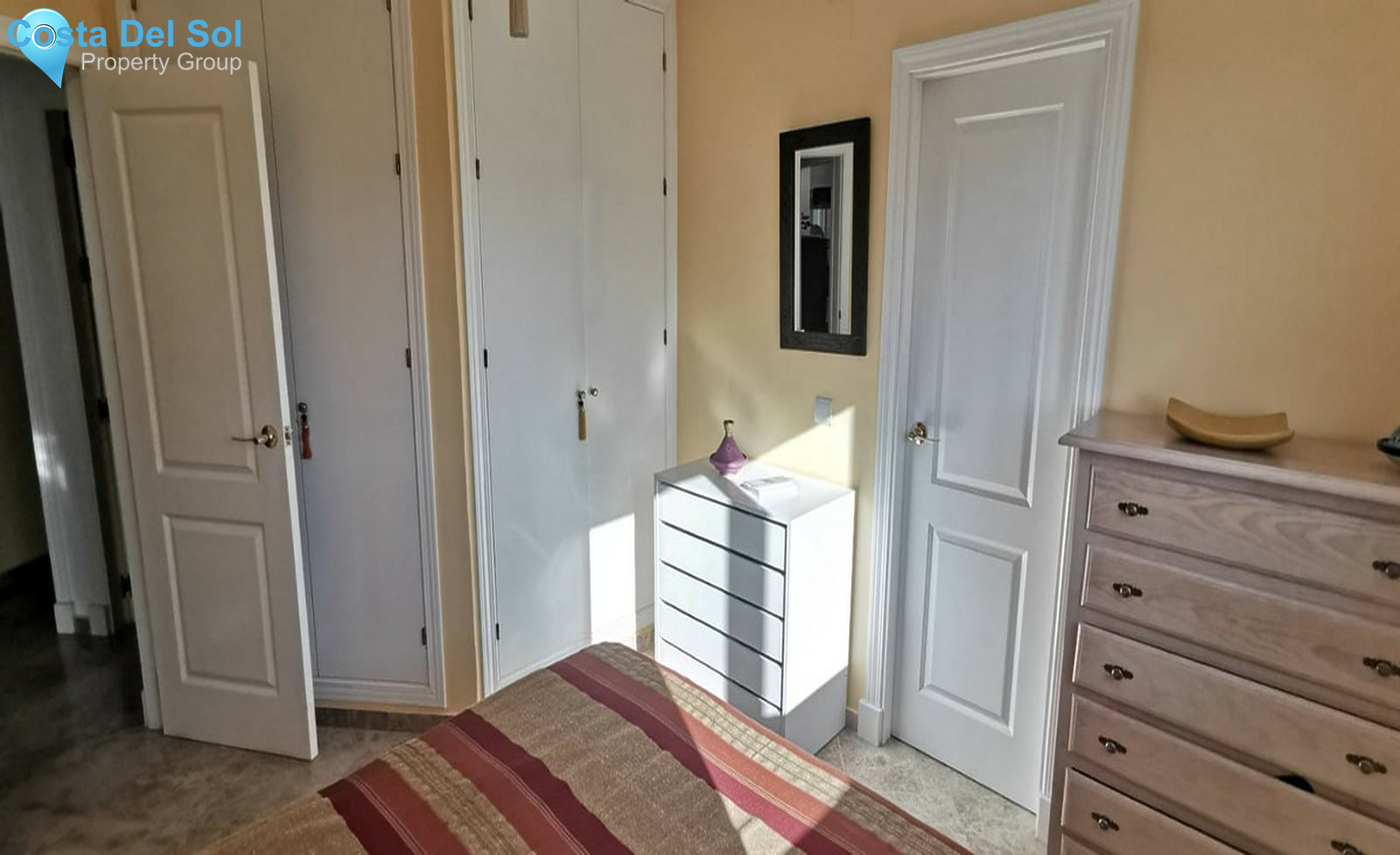 Middle Floor Apartment in Estepona-1371518