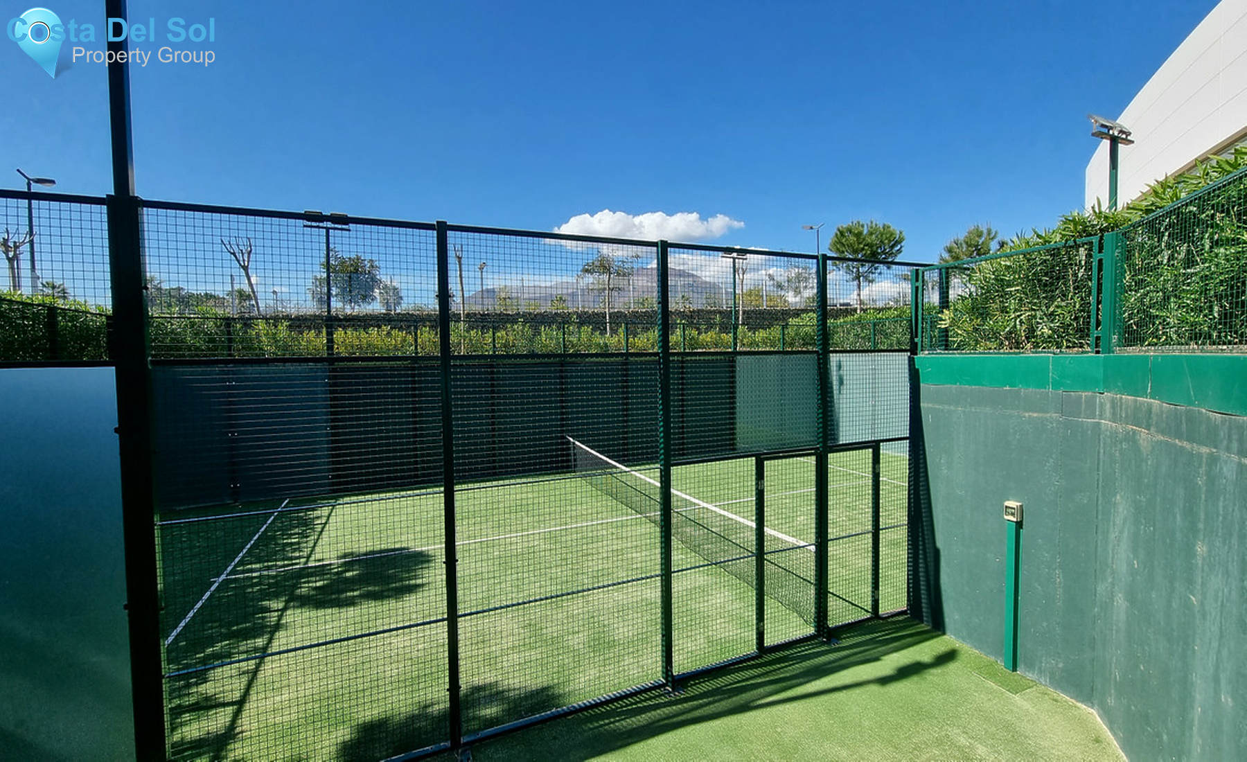 Middle Floor Apartment in Estepona-1372666