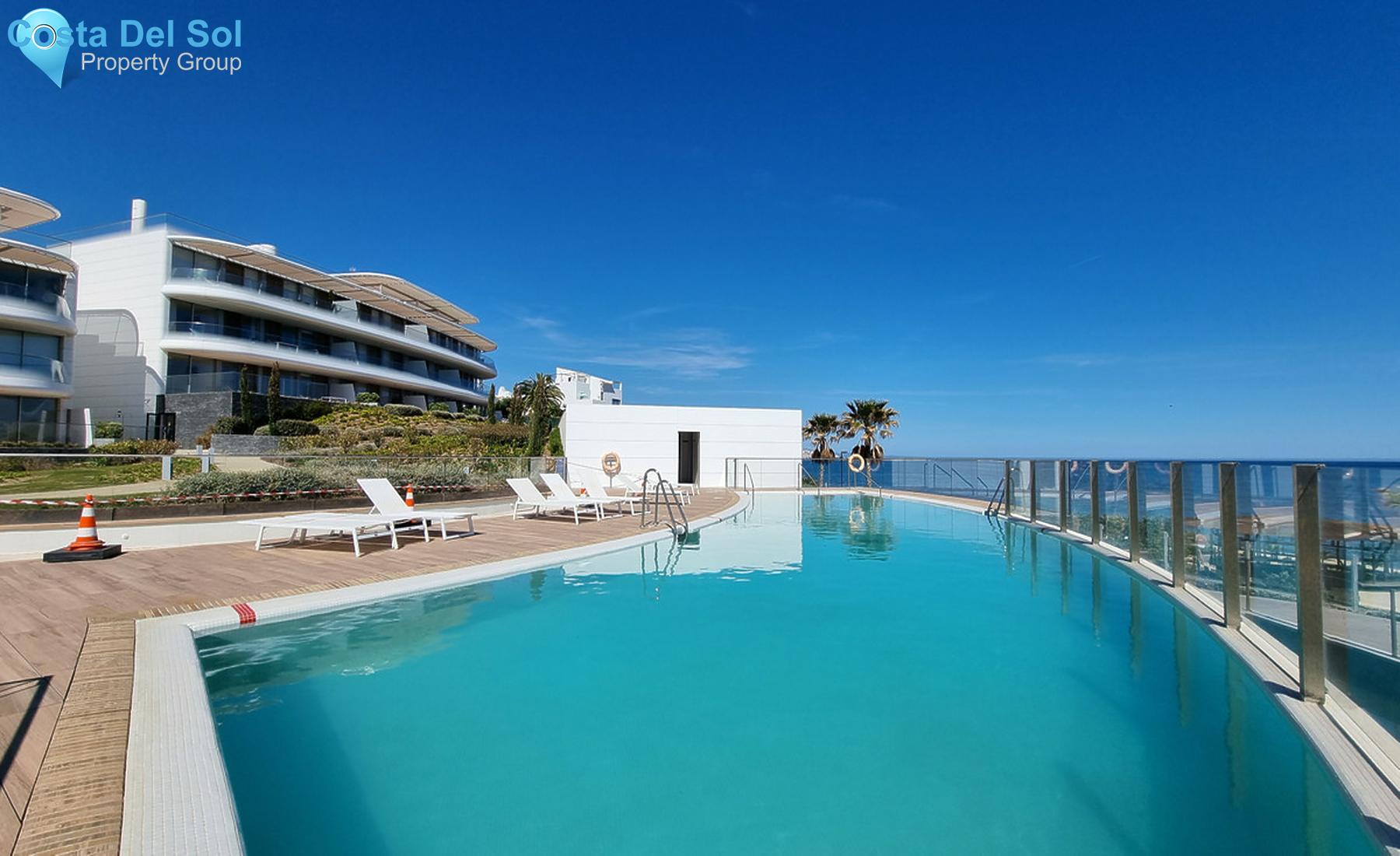 Middle Floor Apartment in Estepona-1372650