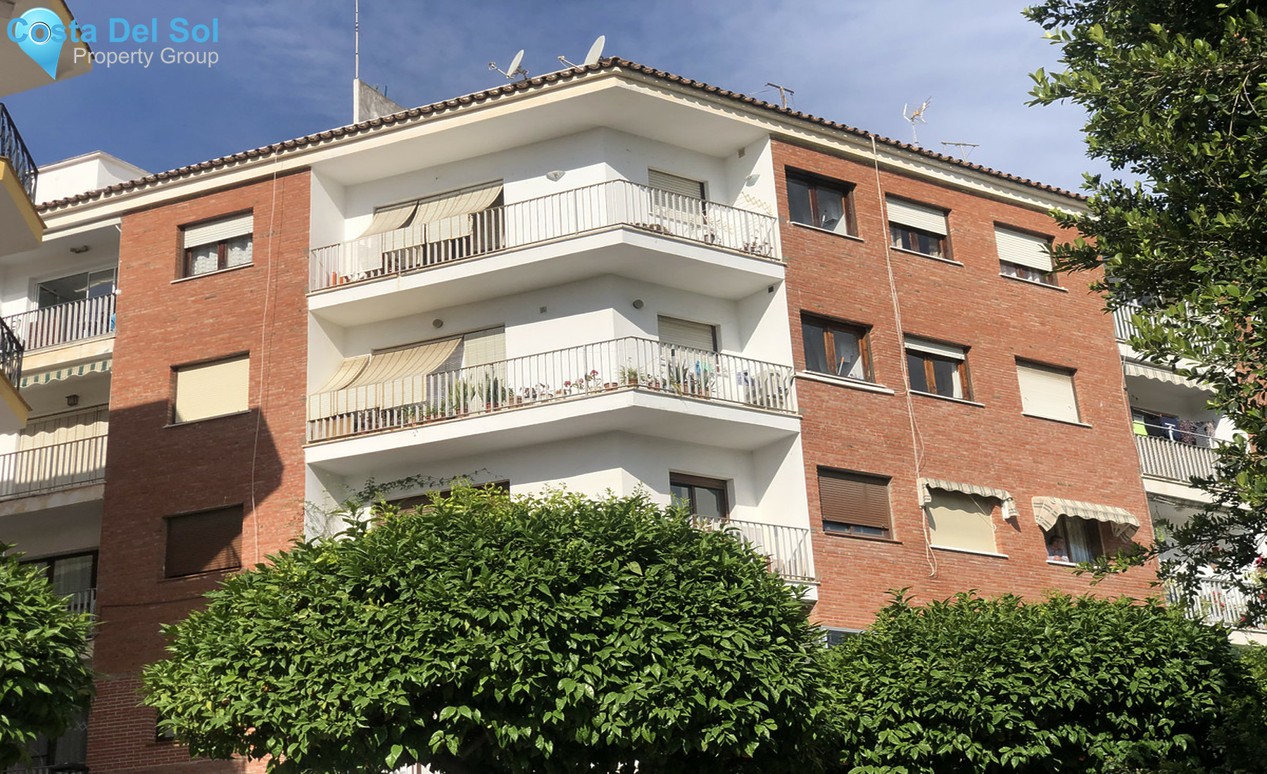 Middle Floor Apartment in Estepona-1384507
