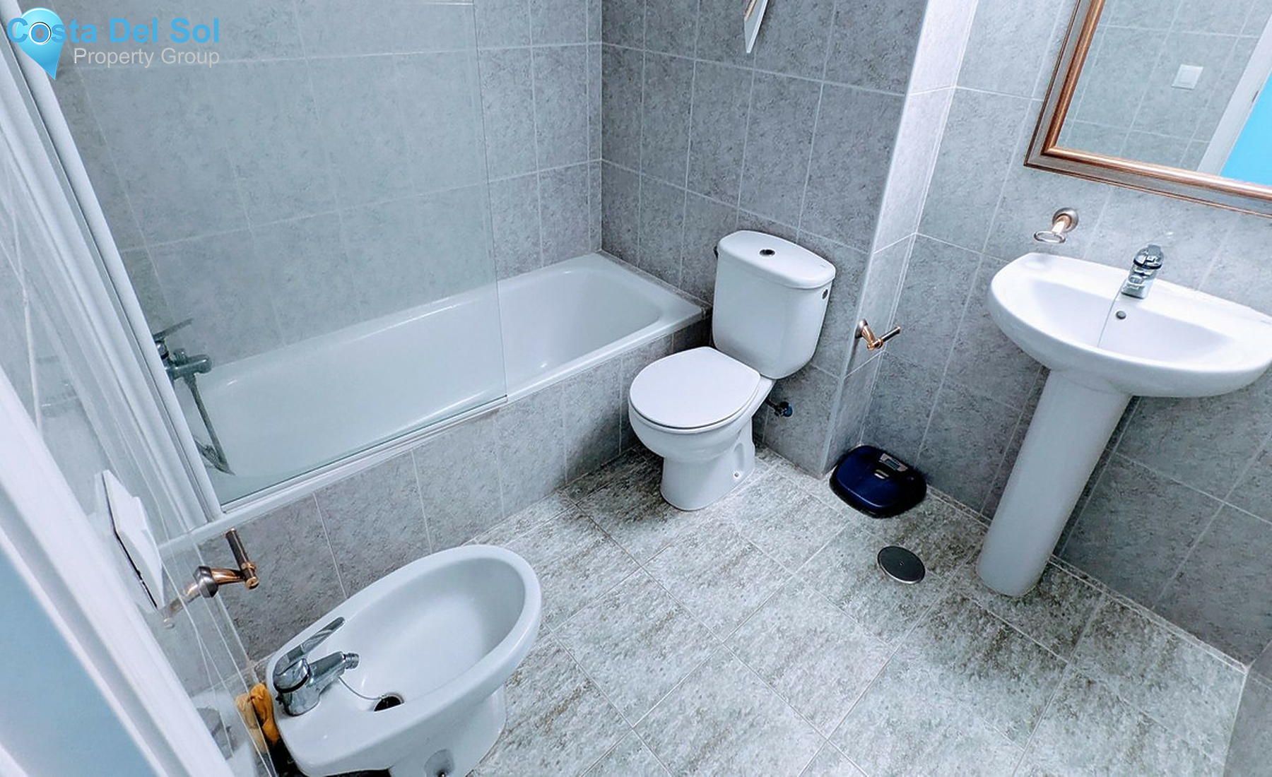 Middle Floor Apartment in Estepona-1401798