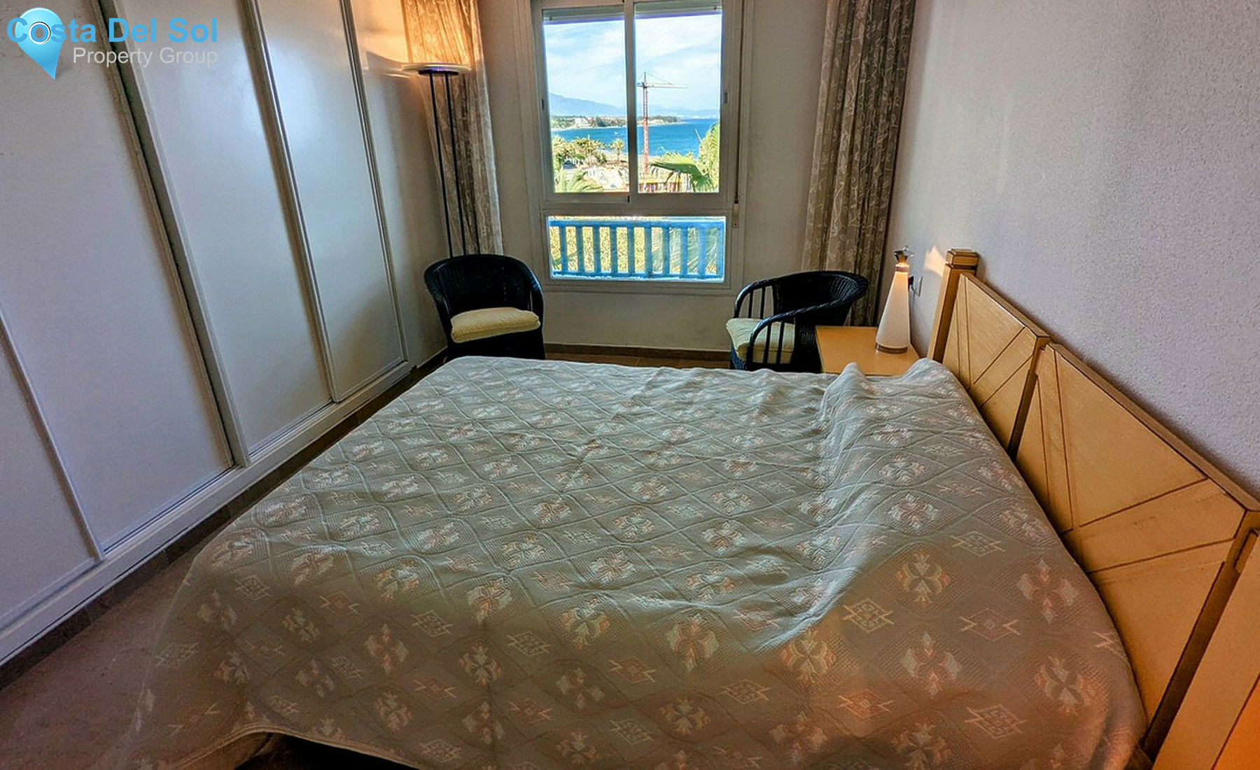 Middle Floor Apartment in Estepona-1401801
