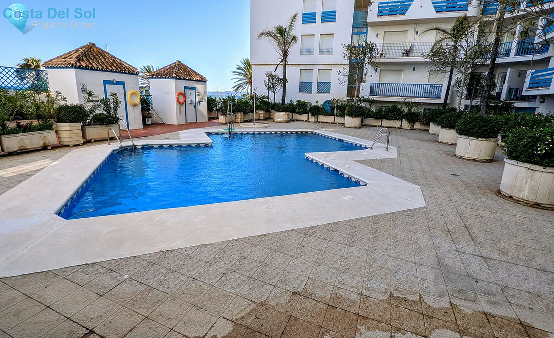 Middle Floor Apartment in Estepona-1401806