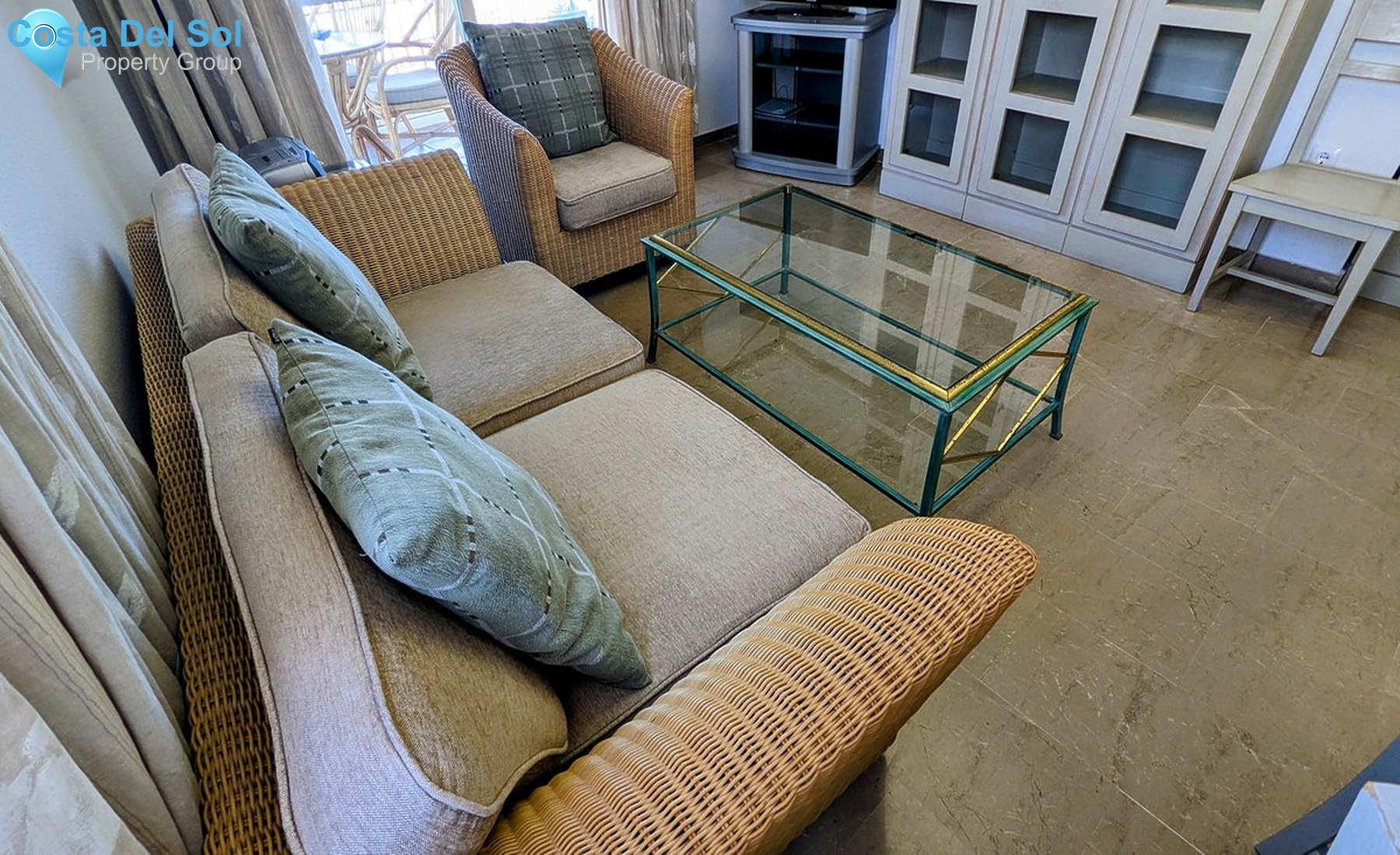 Middle Floor Apartment in Estepona-1401789