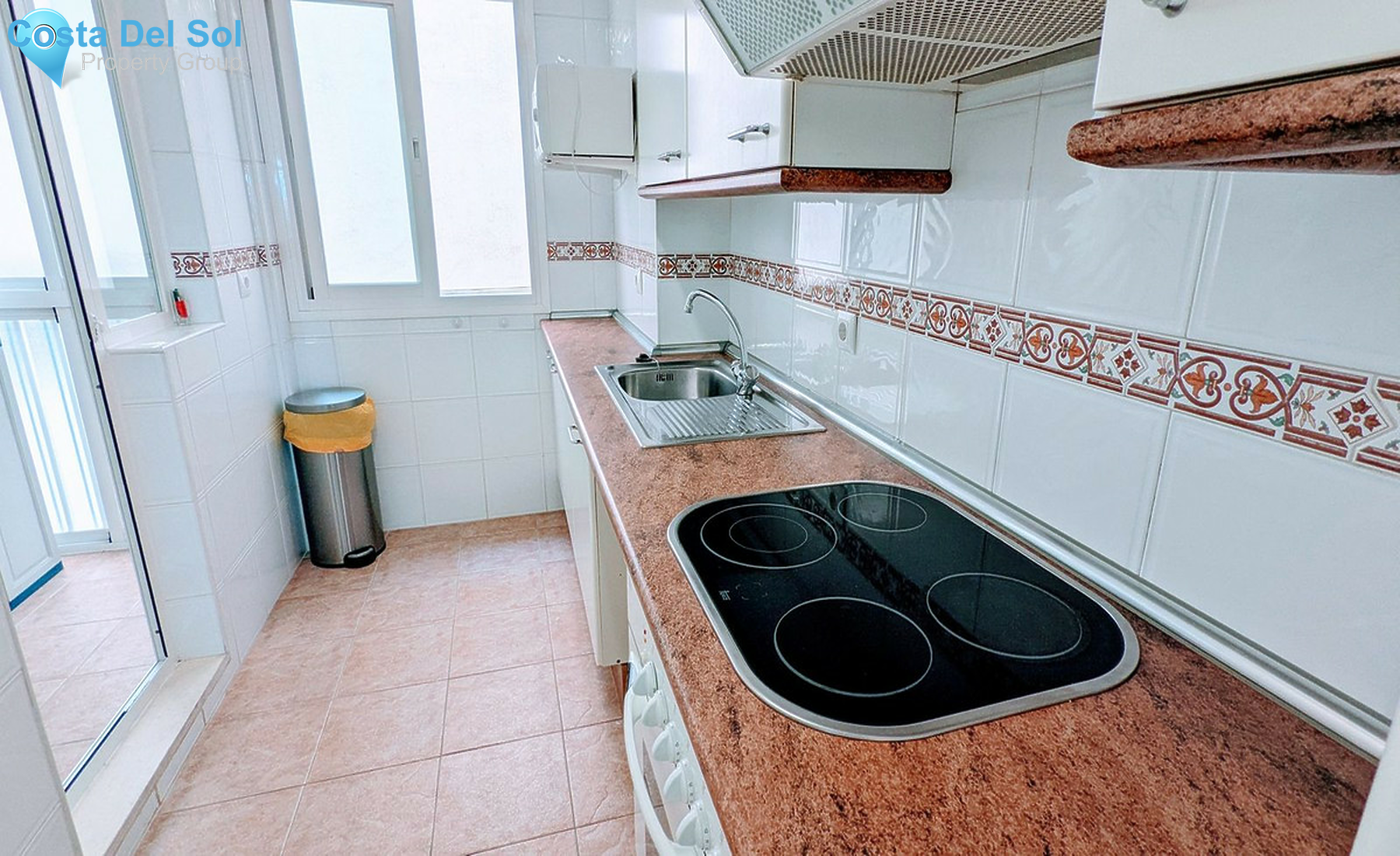 Middle Floor Apartment in Estepona-1401791
