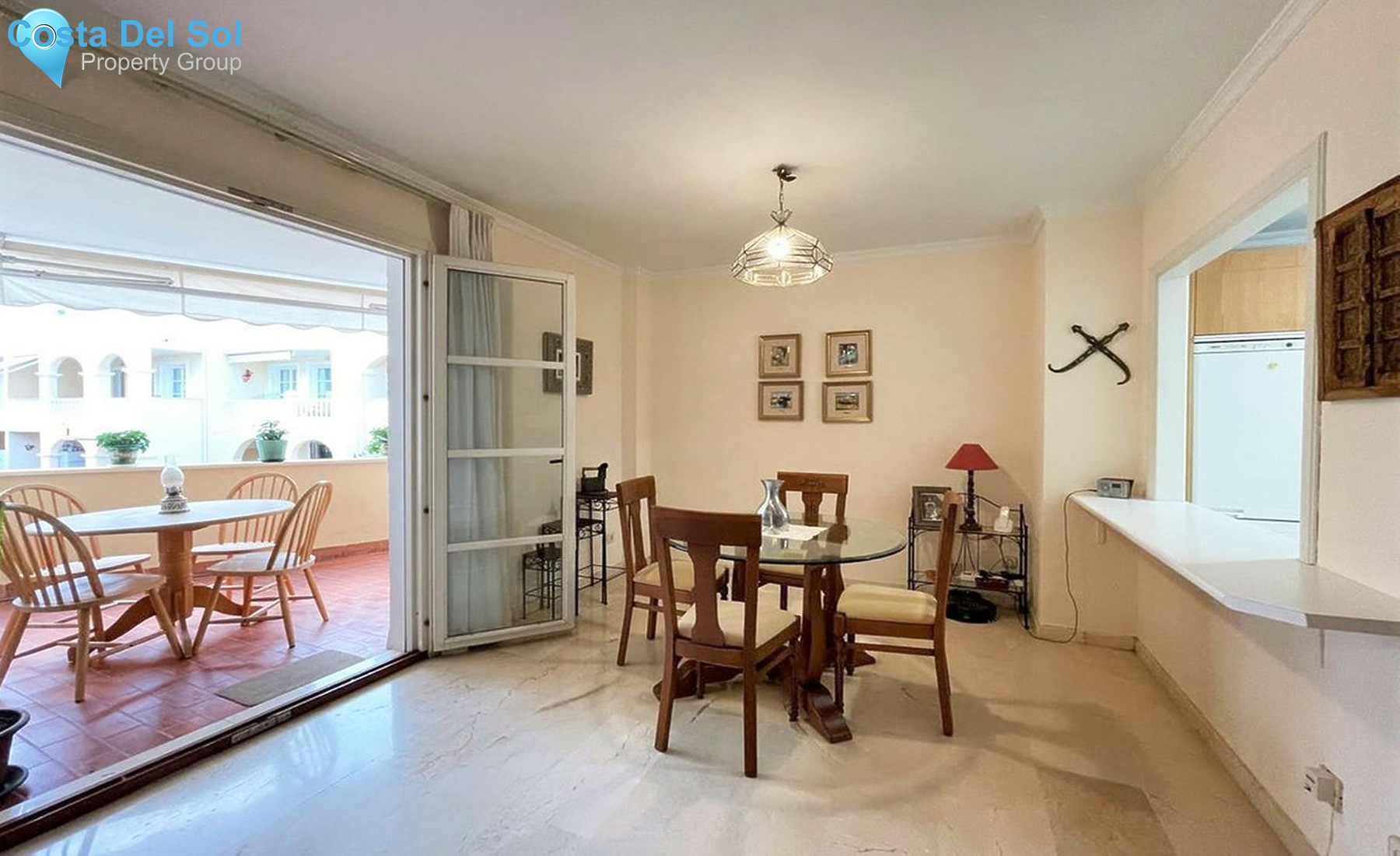Middle Floor Apartment in Estepona-1404210