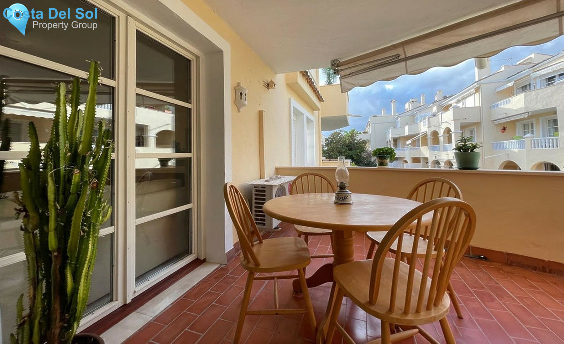 Middle Floor Apartment in Estepona-1404211