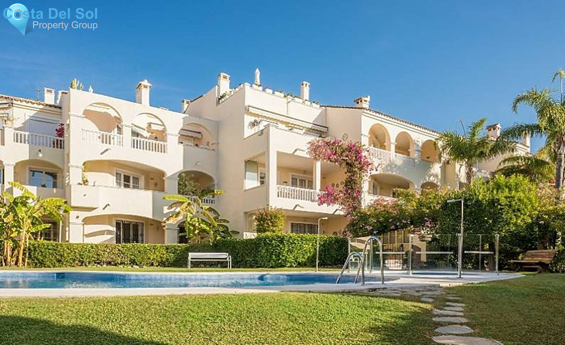 Middle Floor Apartment in Estepona-1404199
