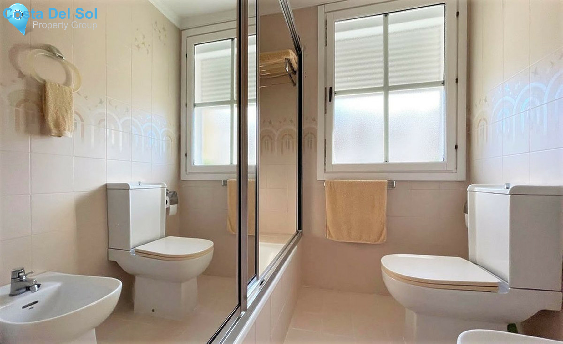 Middle Floor Apartment in Estepona-1404217