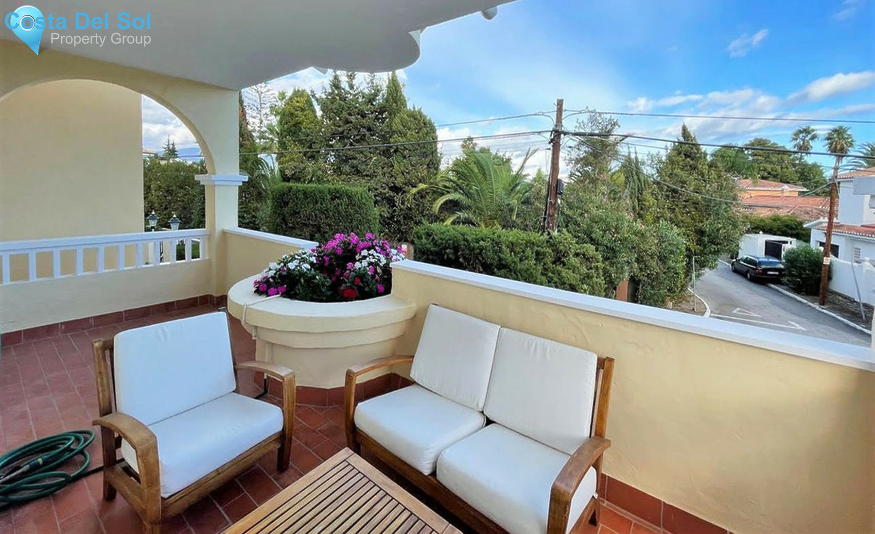 Middle Floor Apartment in Estepona-1404201