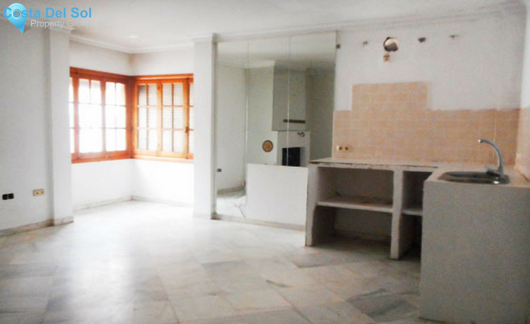 Middle Floor Apartment in Estepona-1408280