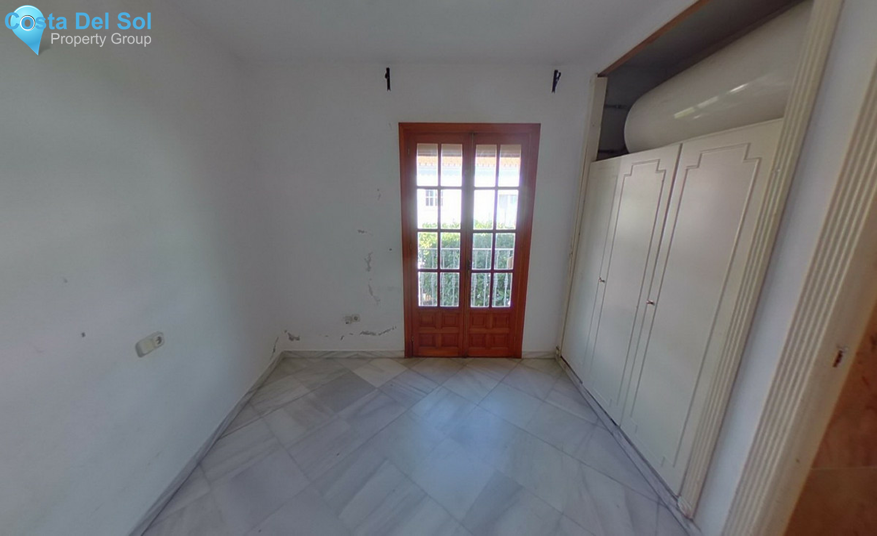 Middle Floor Apartment in Estepona-1408283