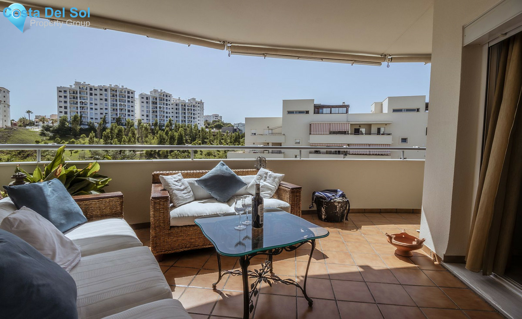 Middle Floor Apartment in Estepona-1416329