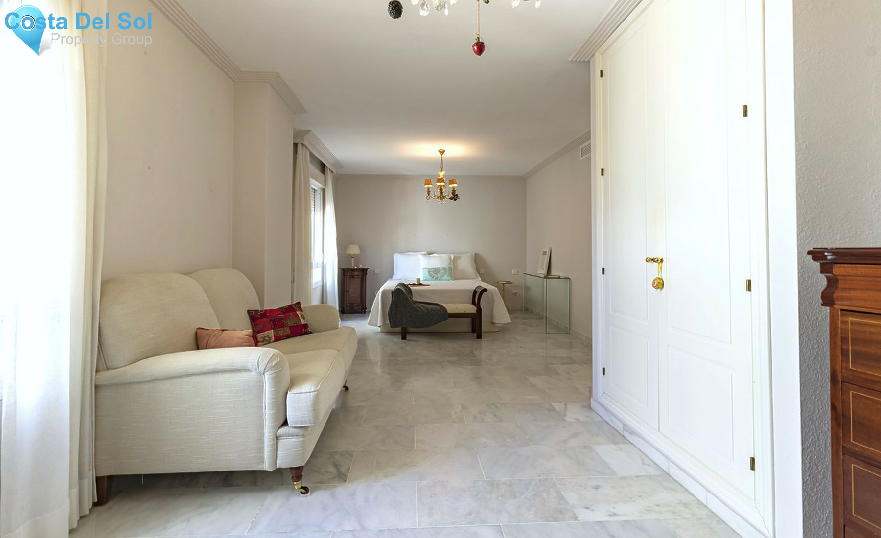 Middle Floor Apartment in Estepona-1416330