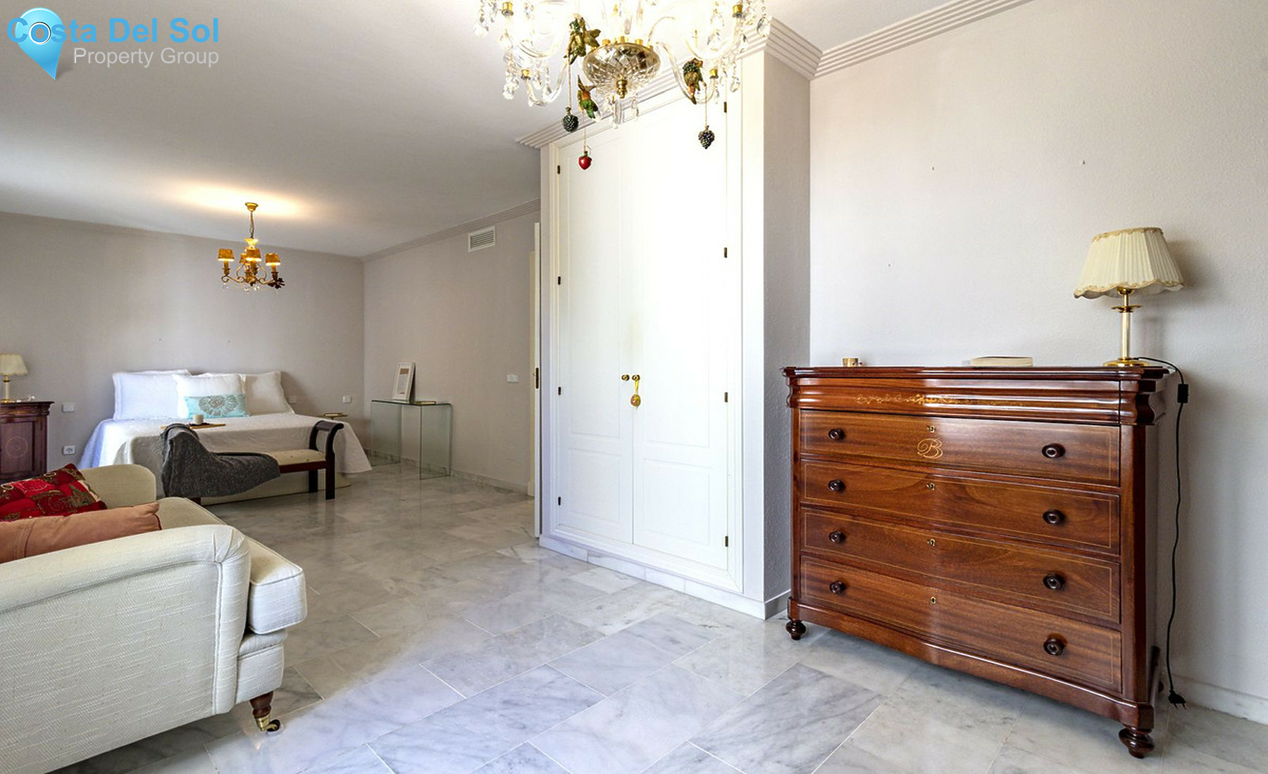 Middle Floor Apartment in Estepona-1416331